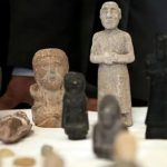 العثور على قطع أثرية تعود لعصور مختلفة شمال ذي قار