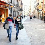 إسبانيا تلغي إلزامية ارتداء الكمامة في الشارع بدءا من 26 يونيو القادم