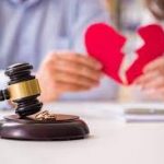 طلبات الطلاق تزاحمت واكتظت غرف المحاكم بمحامي الأزواج حول العالم