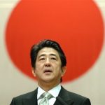 الكشف عن تفاصيل الهجوم على رئيس الوزراء الياباني السابق